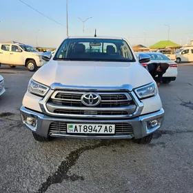 Toyota Hilux 2021