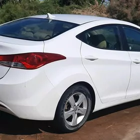 Hyundai Elantra 2013