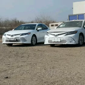 Toyota Camry 2021