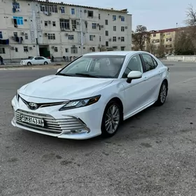 Toyota Camry 2021