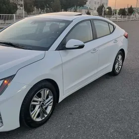 Hyundai Elantra 2019