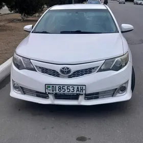 Toyota Camry 2012