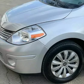 Nissan Versa 2012