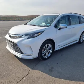 Toyota Sienna 2021