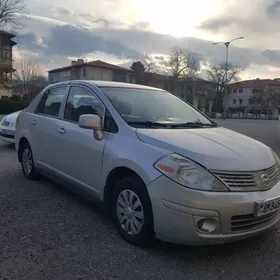 Nissan Versa 2011