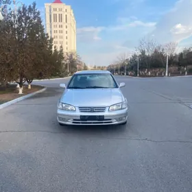 Toyota Camry 2000