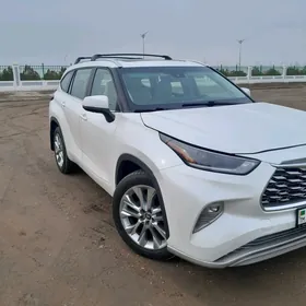 Toyota Highlander 2021