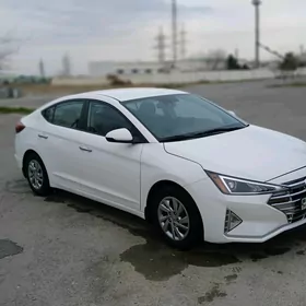 Hyundai Elantra 2020