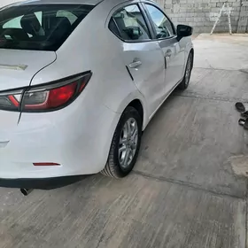 Toyota Yaris 2016