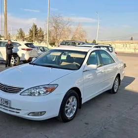 Toyota Camry 2004