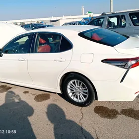 Toyota Camry Hybrid 2019