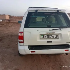 Nissan Pathfinder 2001