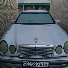 Mercedes-Benz E320 1996