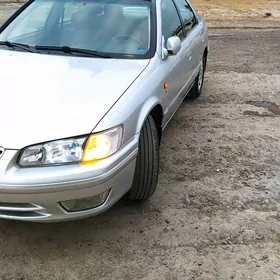 Toyota Camry 2000