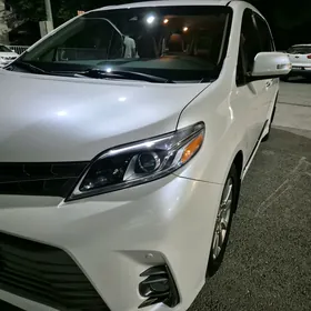 Toyota Sienna 2019