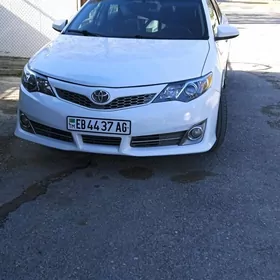 Toyota Camry 2014