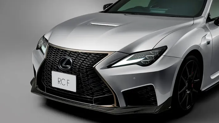 Lexus снимет с производства модели RC и RC F