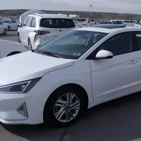 Hyundai Elantra 2019