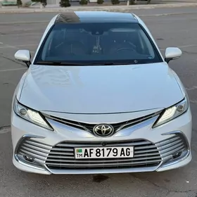 Toyota Camry 2019