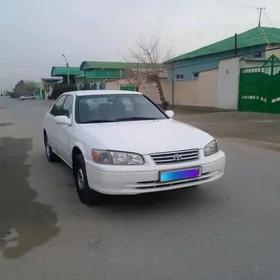 Toyota Camry 2000