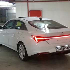 Hyundai Elantra 2021