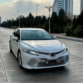 Toyota Camry 2019