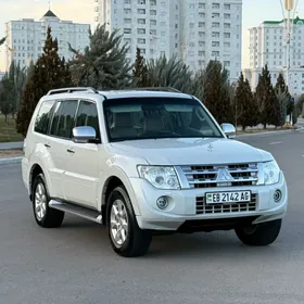 Mitsubishi Pajero 2014