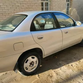 Daewoo Nubira 1999