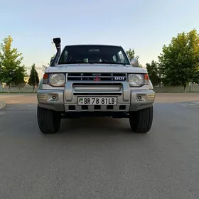 Mitsubishi Pajero 1995