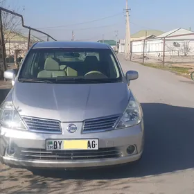 Nissan Tiida 2006