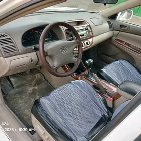 Toyota Camry 2004