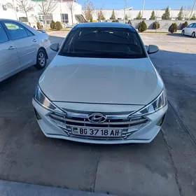 Hyundai Elantra 2019