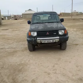 Mitsubishi Montero 1995