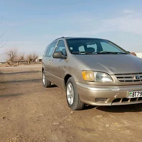 Toyota Sienna 2000