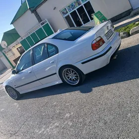 BMW E39 2001