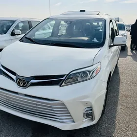 Toyota Sienna 2018