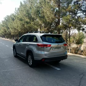 Toyota Highlander 2019