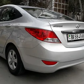 Hyundai Accent 2012