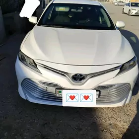 Toyota Camry 2018