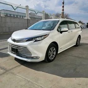 Toyota Sienna 2021