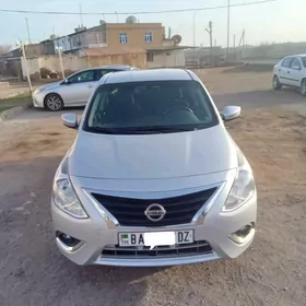 Nissan Versa 2018