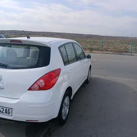 Nissan Versa 2012