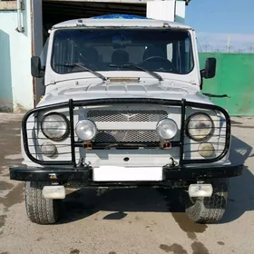 UAZ 469 2004