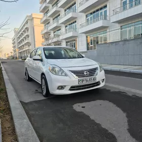 Nissan Versa 2012