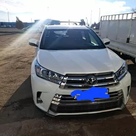 Toyota Highlander 2019