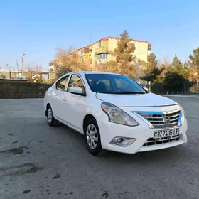 Nissan Versa 2016