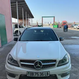 Mercedes-Benz C300 2010