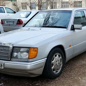 Mercedes-Benz C320 1992