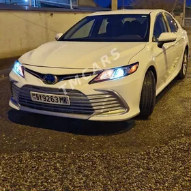 Toyota Camry 2021