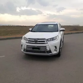 Toyota Highlander 2016